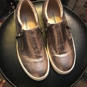 Steve Madden Zip up Sneaker